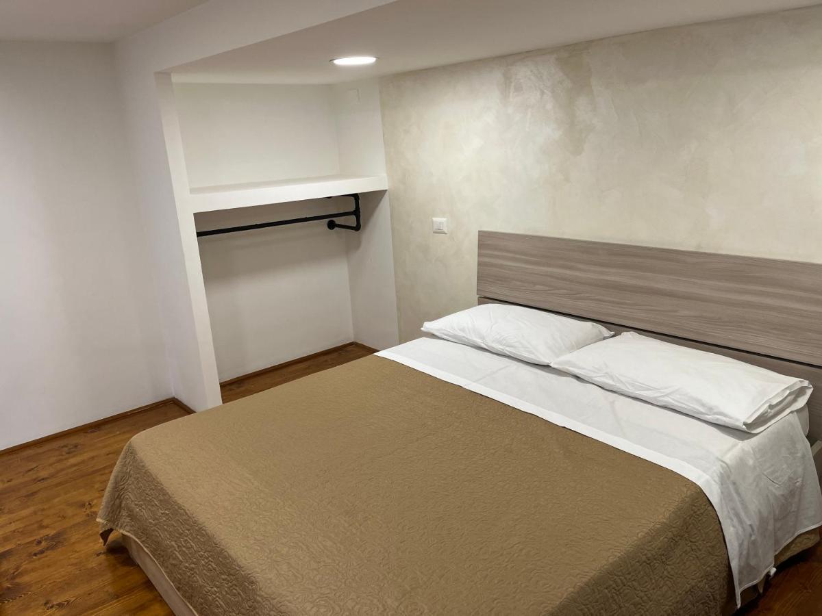 Appartamento Melissa 2 Naples Luaran gambar